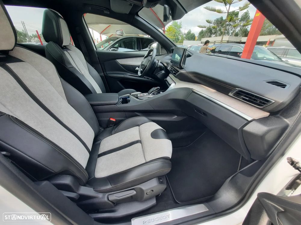 Peugeot 3008 1.6 Hybrid4 GT Pack e-EAT8 - 32