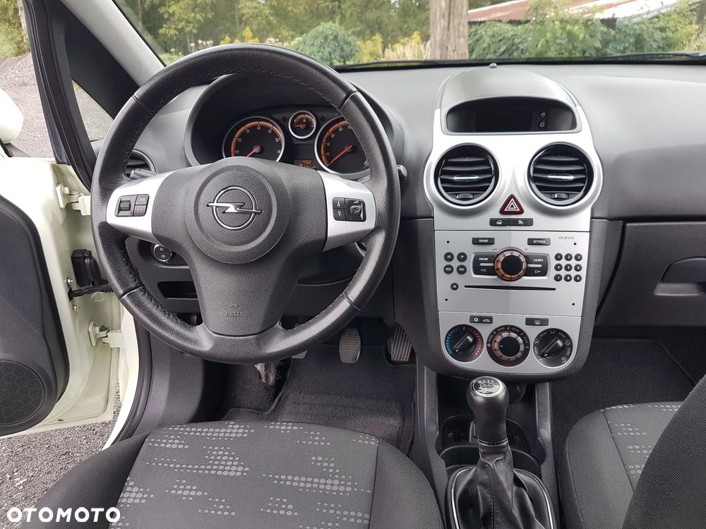 Opel Corsa 1.4 16V Satellite - 18