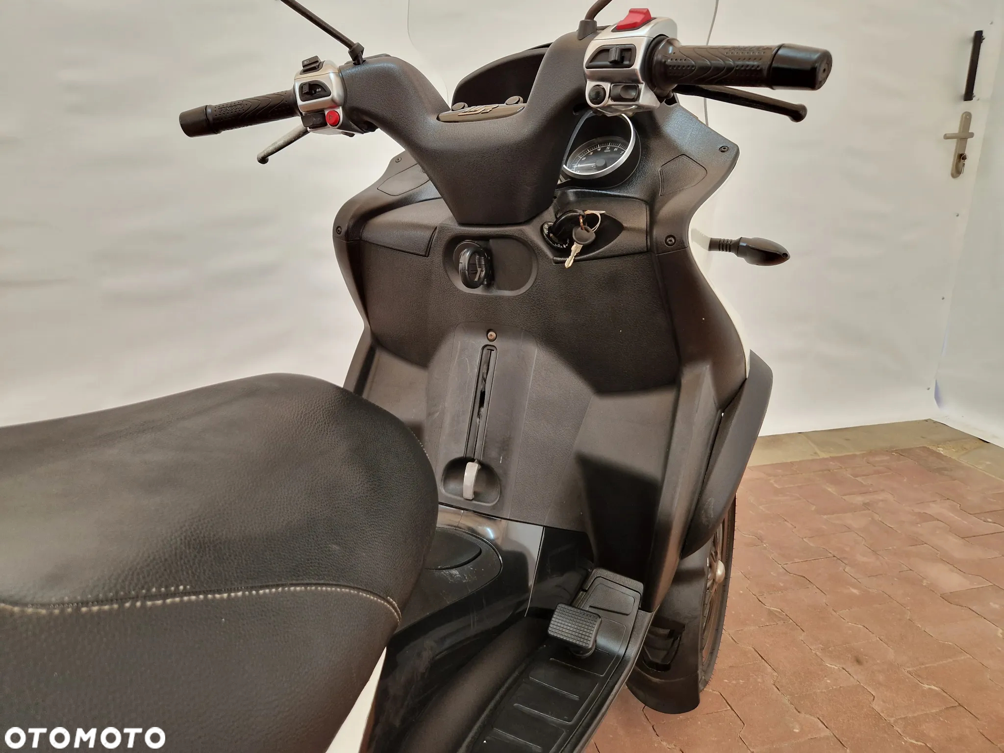 Piaggio MP-3 - 27