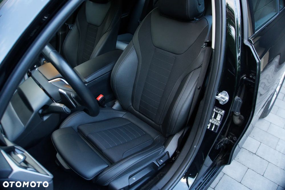 BMW Seria 3 318d MHEV - 19