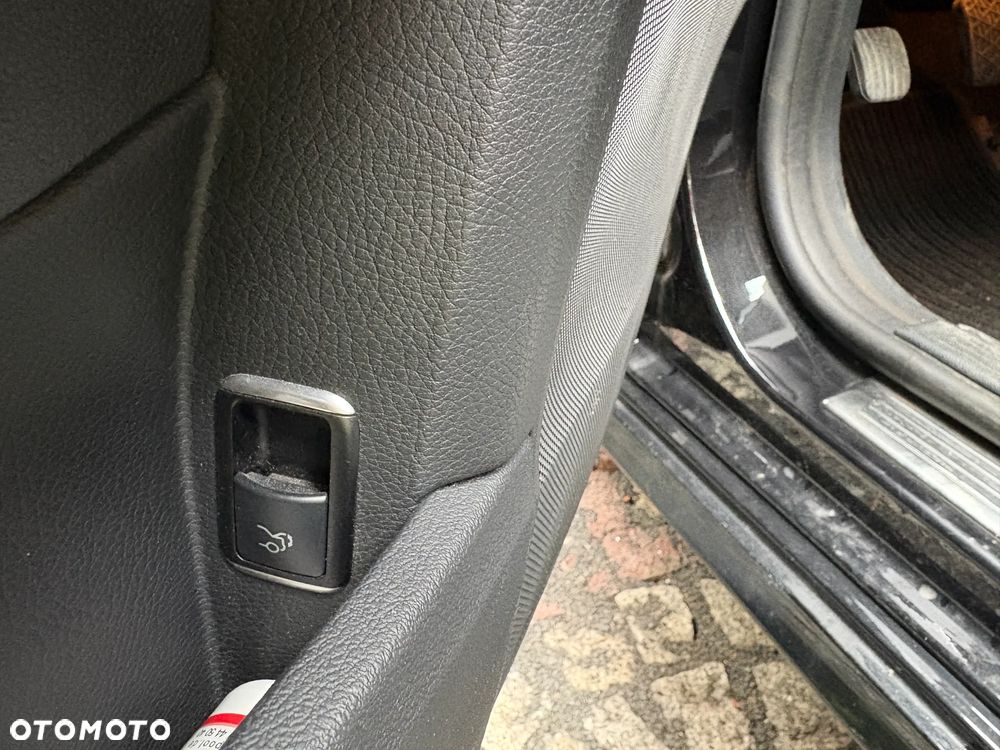 Mercedes-Benz Klasa E 250 BlueTEC 4-Matic Avantgarde - 15