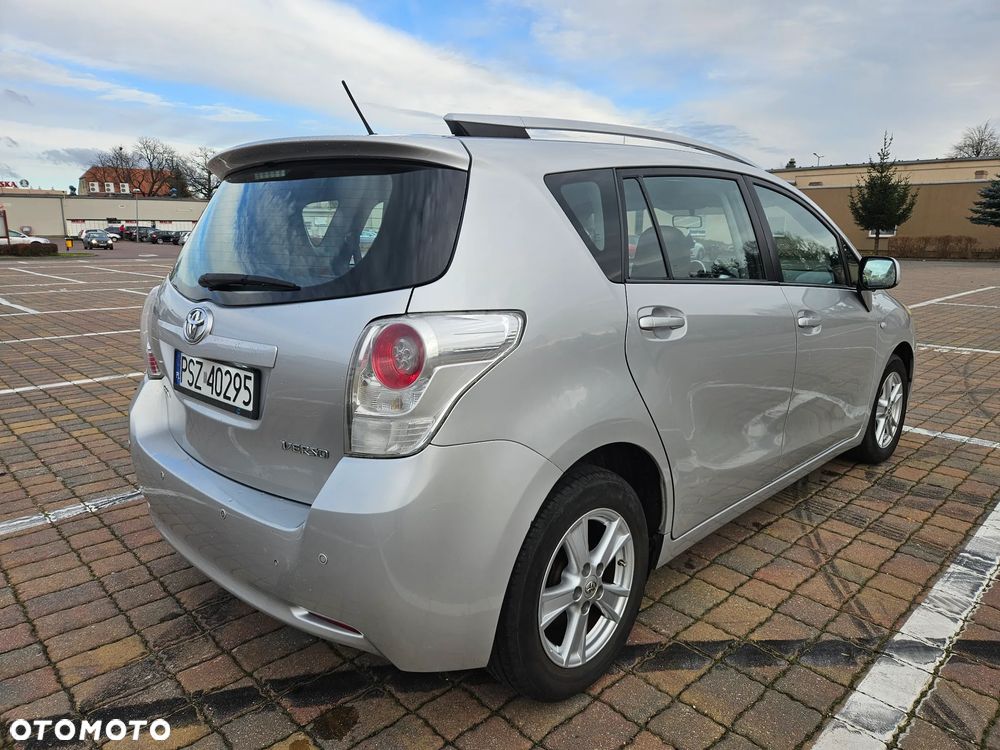 Toyota Verso 1.8 2010 7os - 5