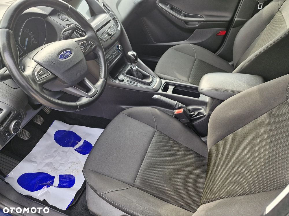 Ford Focus 1.5 TDCi SYNC Edition - 13
