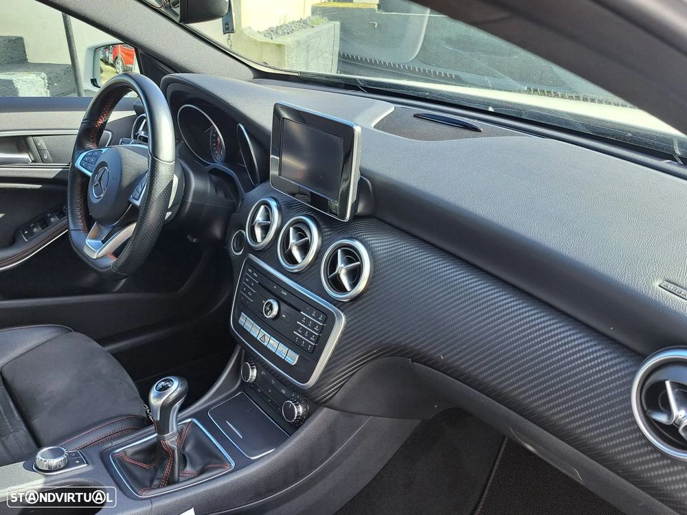 Mercedes-Benz A 180 d AMG Line - 20