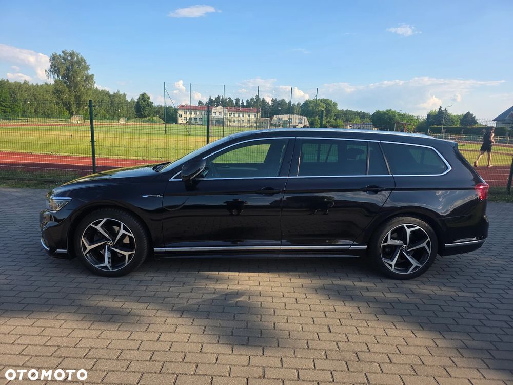 Volkswagen Passat - 2