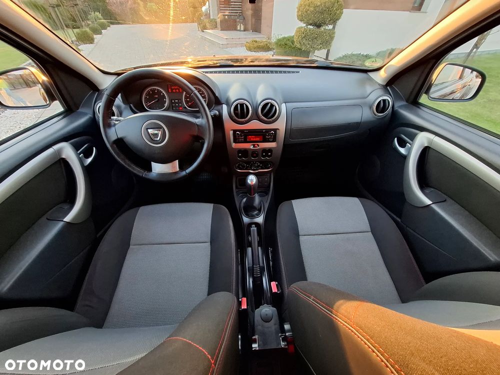 Dacia Duster 1.6 16V 105 4x2 Celebration - 34