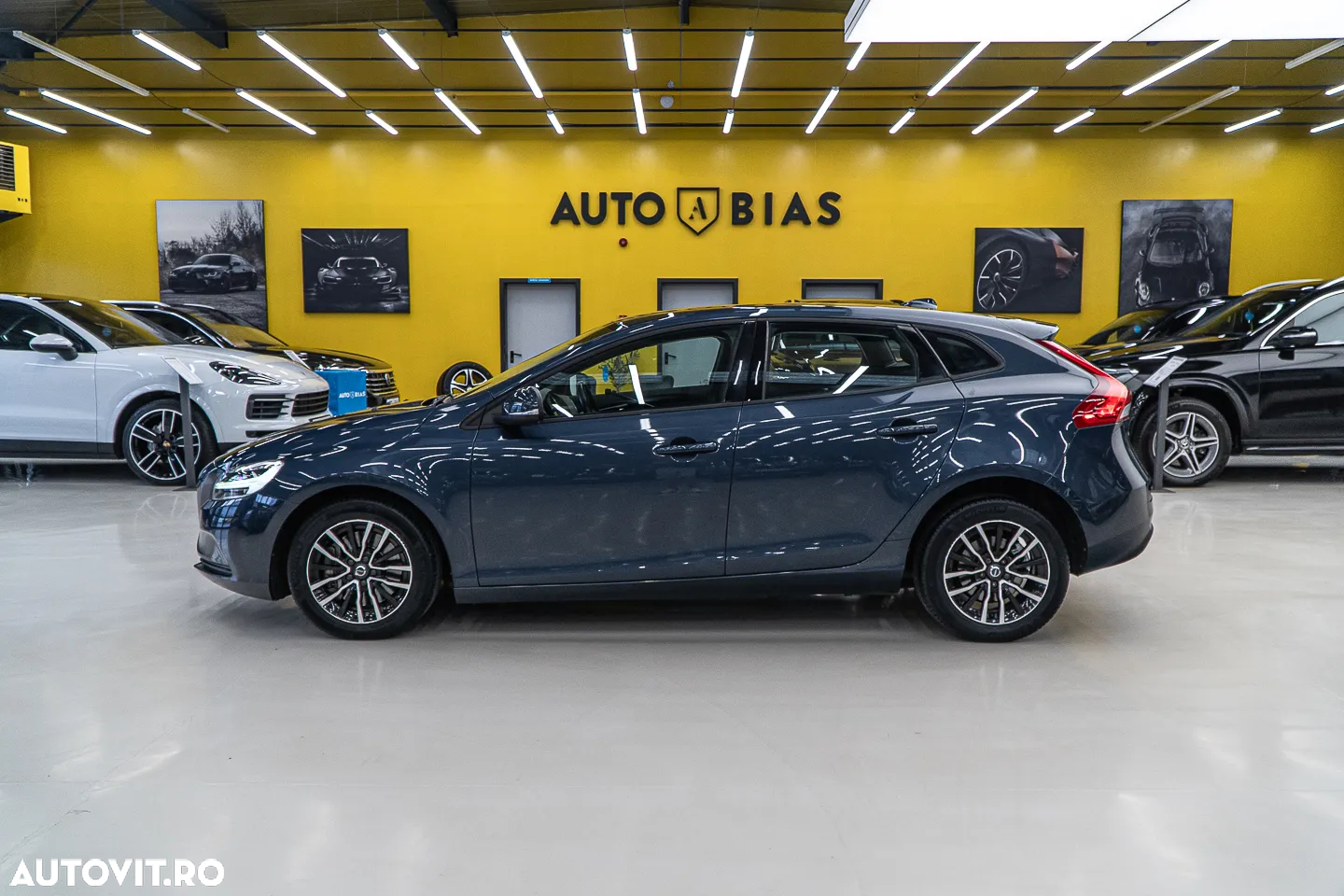 Volvo V40 D2 Aut. Momentum - 16