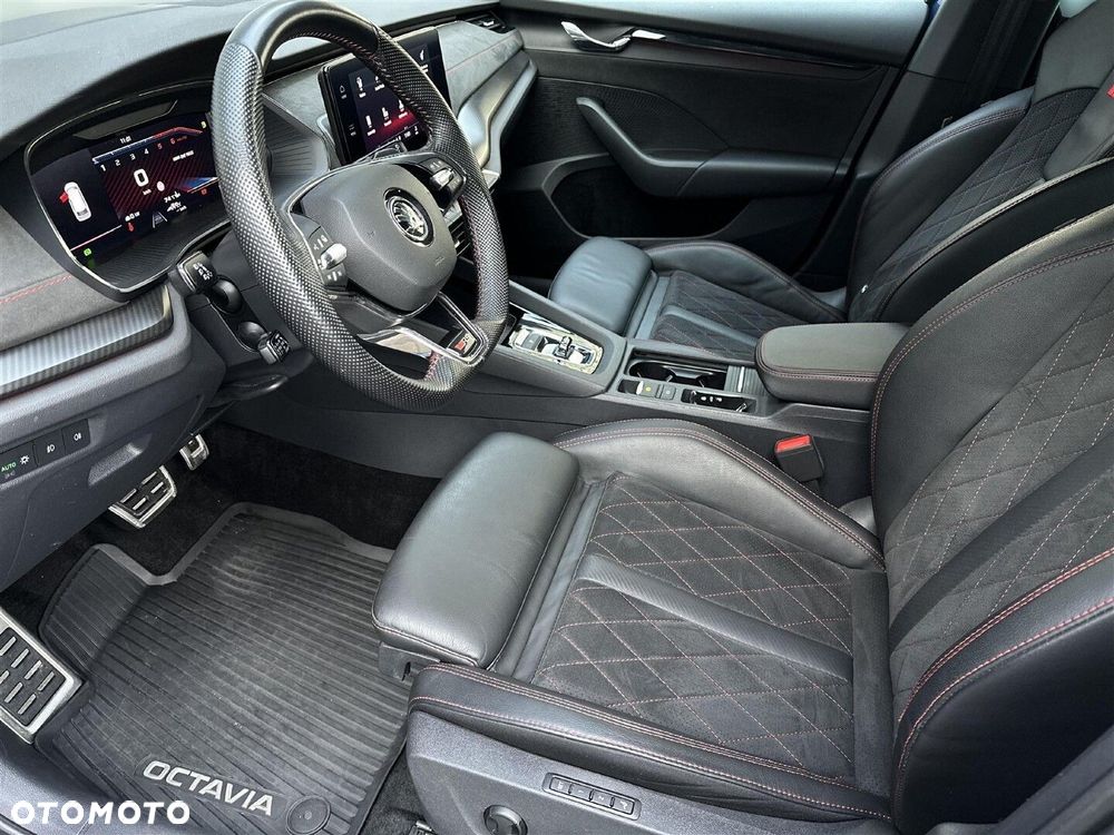 Skoda Octavia 2.0 TDI RS DSG - 10