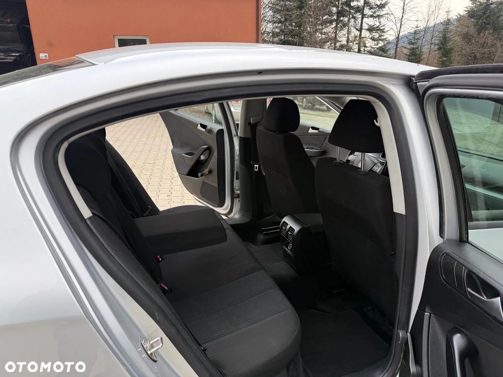 Volkswagen Passat 2.0 TDI DPF Individual - 14