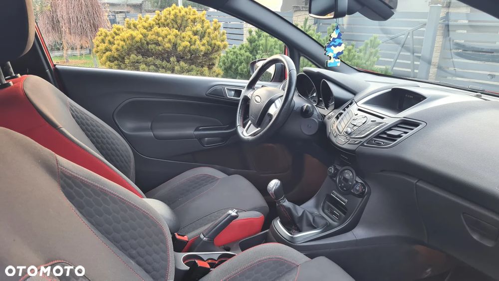 Ford Fiesta 1.0 EcoBoost S&S ST-LINE Red - 8