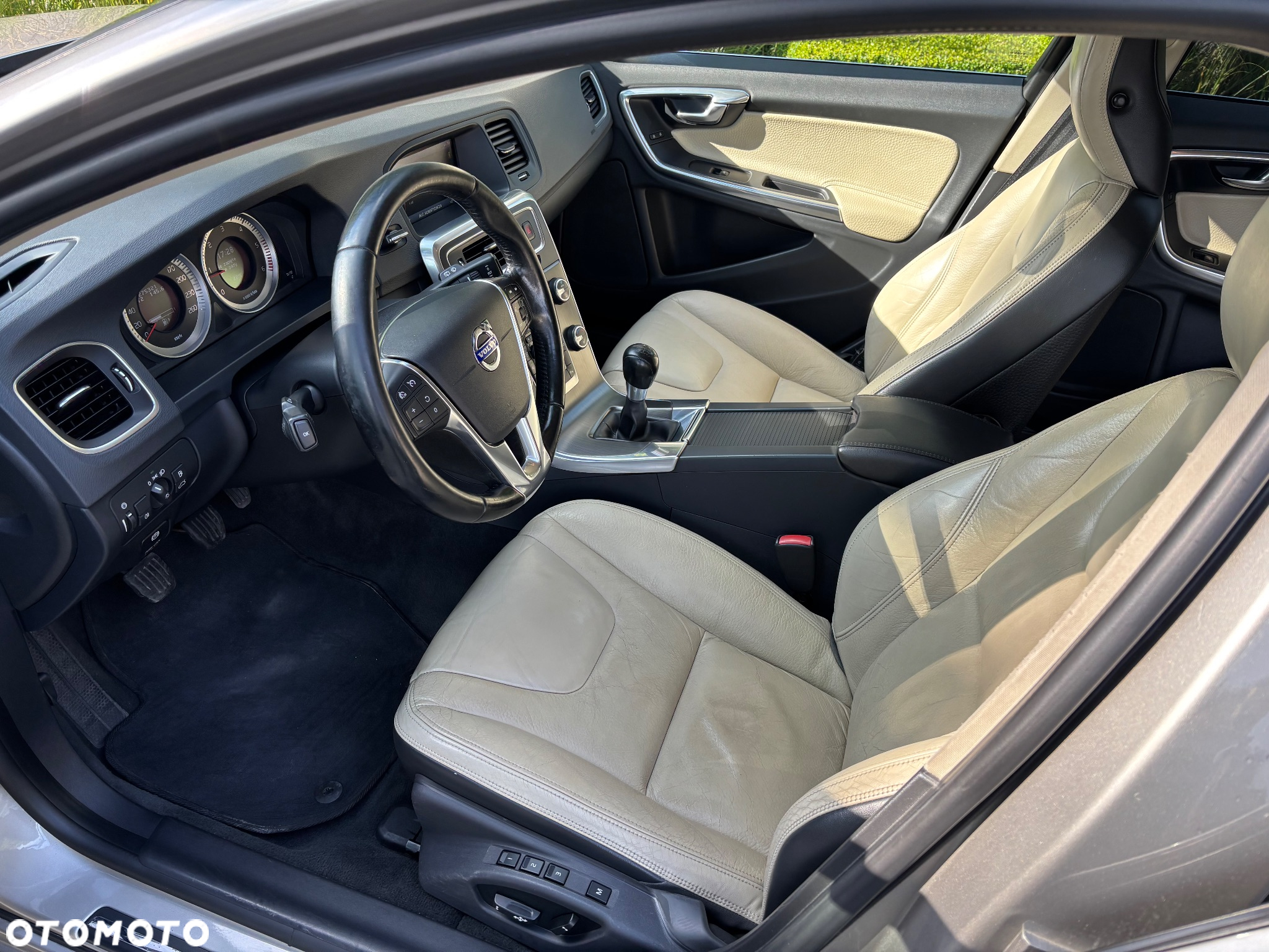 Volvo V60 D3 Summum - 8