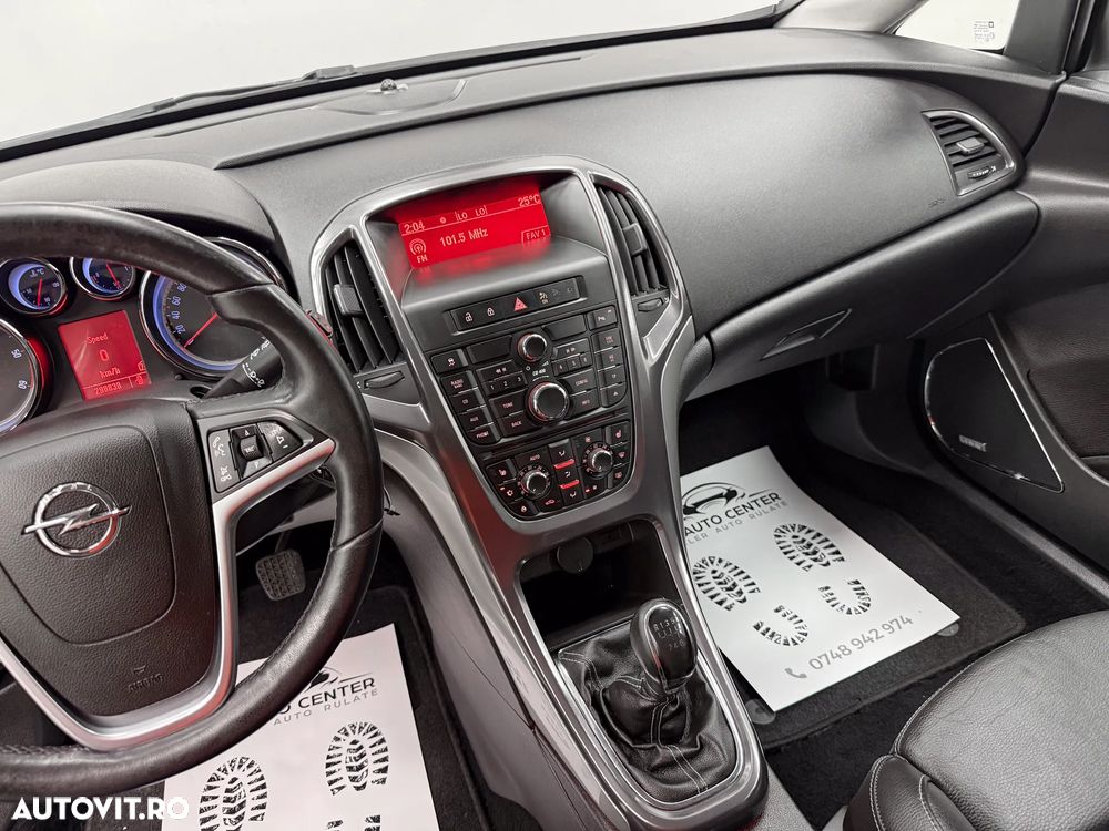 Opel Astra 2.0 CDTI Cosmo - 25