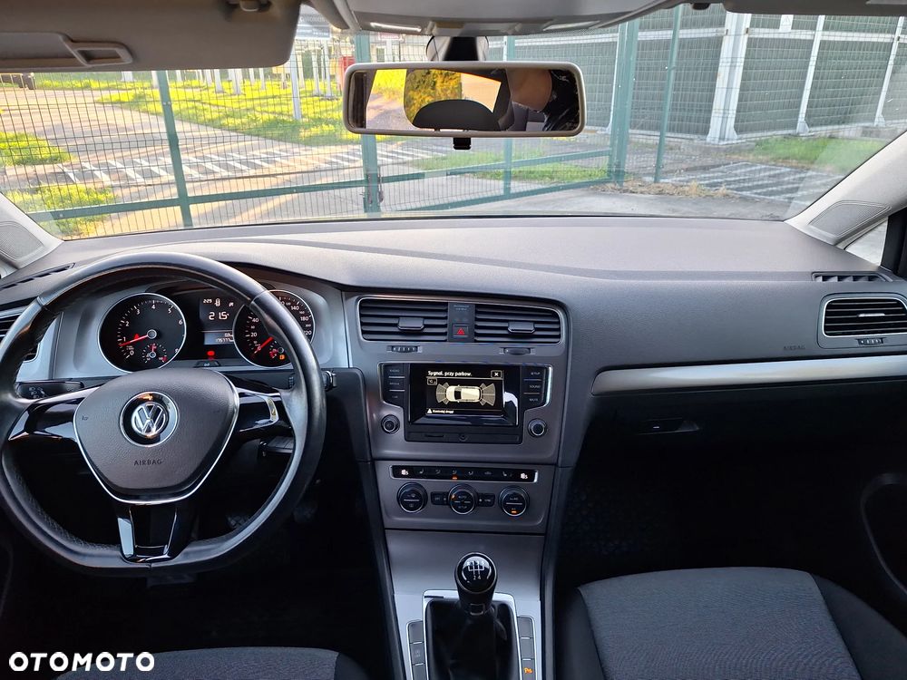 Volkswagen Golf - 11