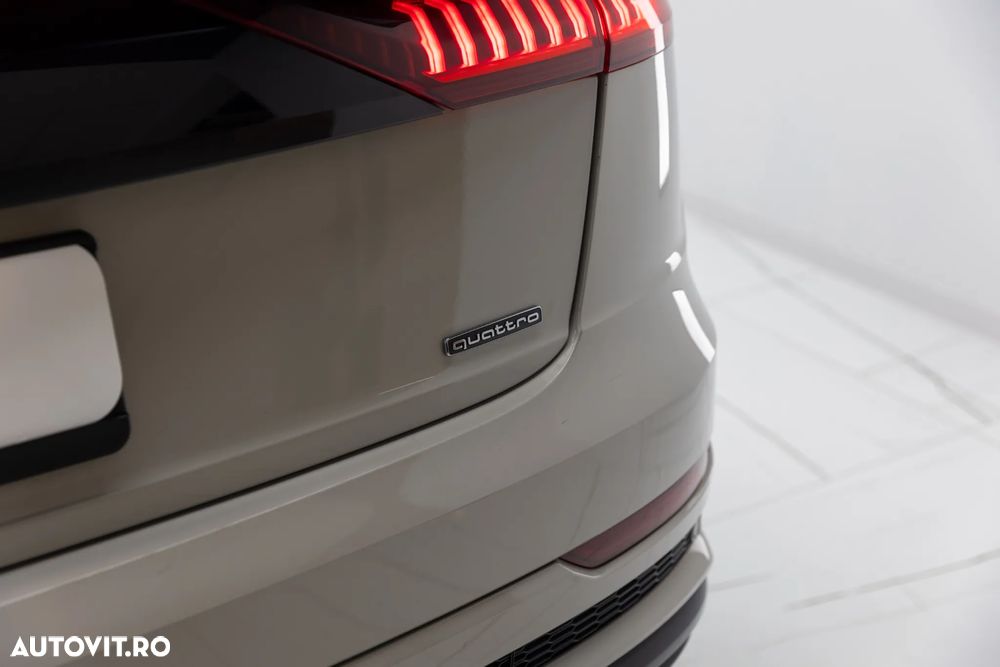 Audi Q8 55 TFSIe quattro tiptronic - 11