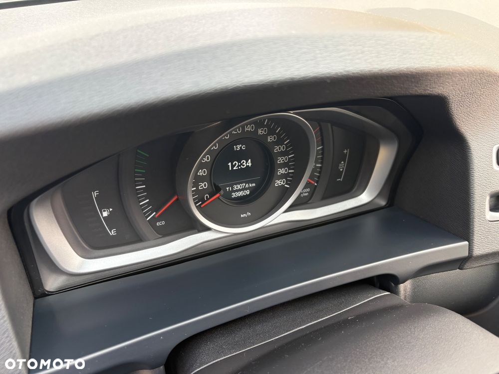 Volvo V60 D4 Drive-E Momentum - 22