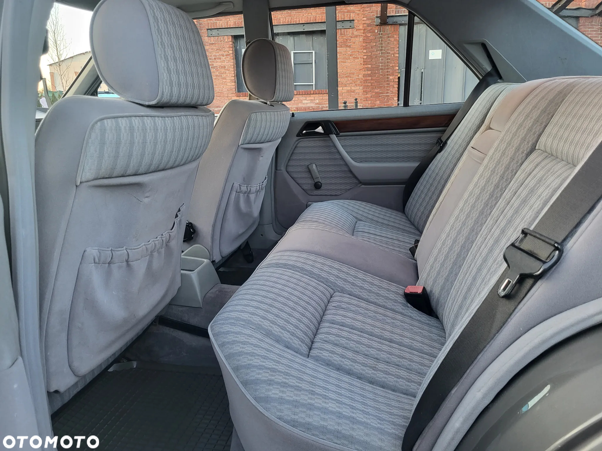 Mercedes-Benz W124 (1984-1993) - 11