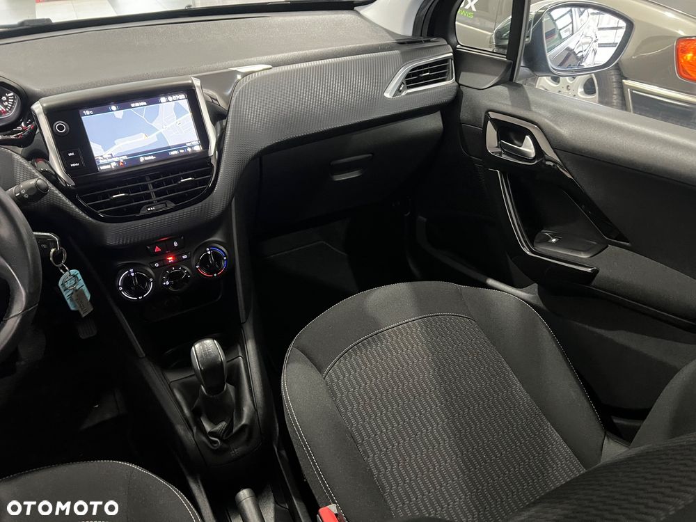 Peugeot 208 - 20