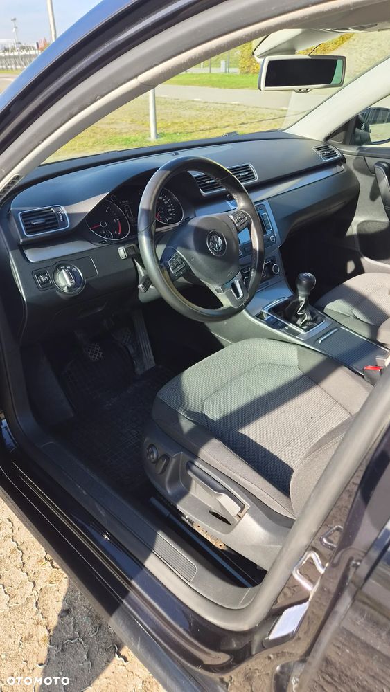 Volkswagen Passat 2.0 TDI BlueMotion Technology Comfortline - 13