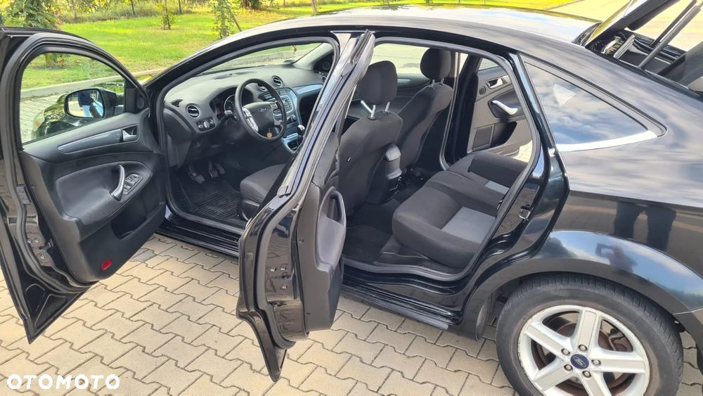 Ford Mondeo - 10