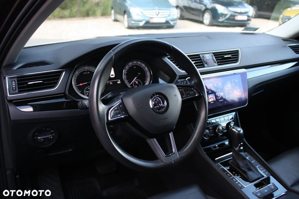 Skoda Superb 2.0 TDI 4x4 L&K DSG - 26