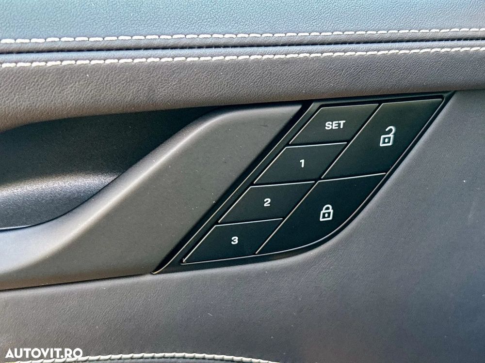 Porsche 911 Carrera 4 GTS PDK - 13