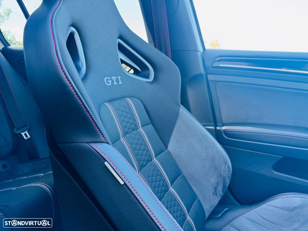 VW Golf - 41