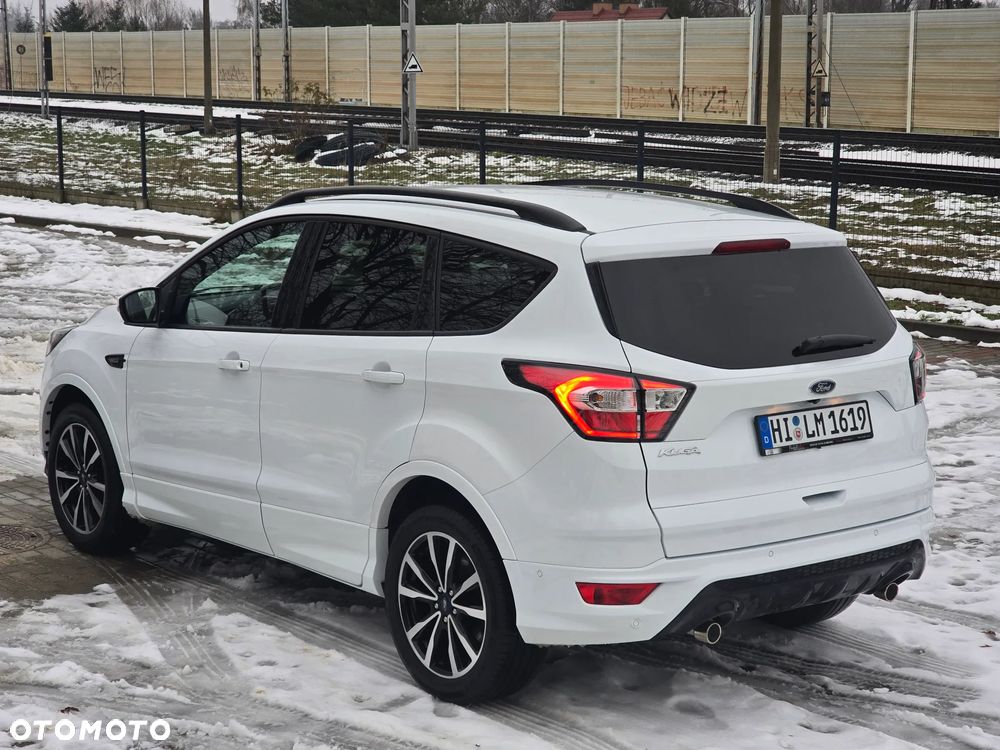 Ford Kuga 1.5 EcoBoost 2x4 ST-Line - 39