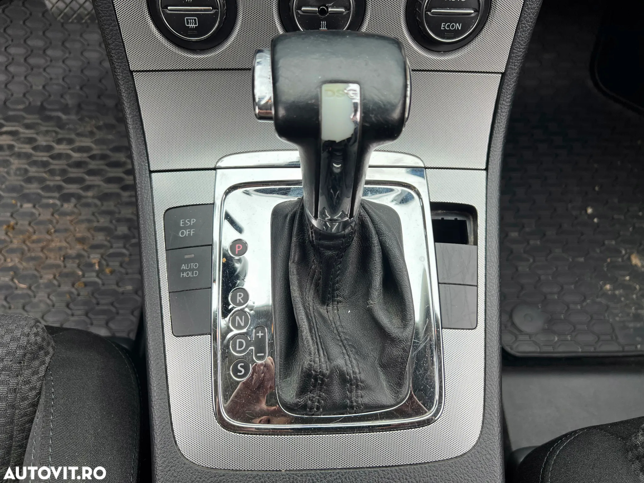 Volkswagen Passat Variant 2.0 TDI DSG Comfortline - 20