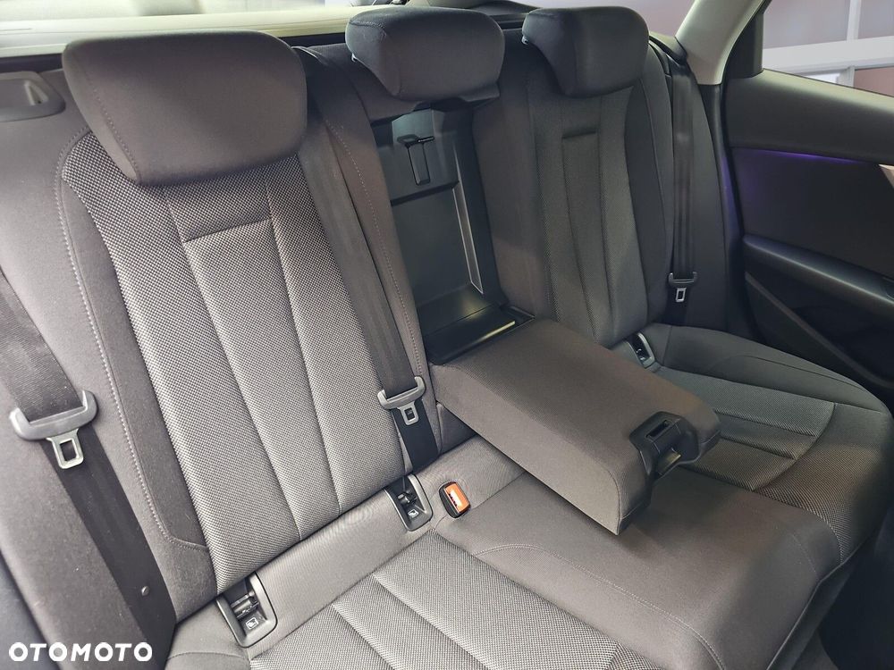 Audi A4 Avant 40 TFSI mHEV Quattro S tronic - 13