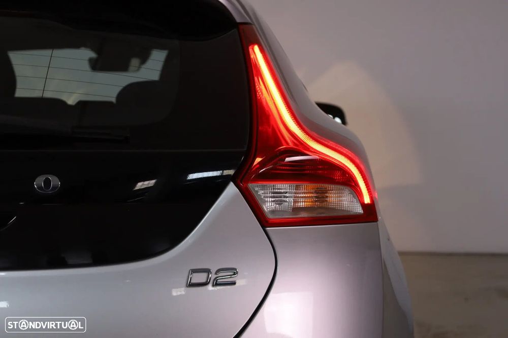 Volvo V40 2.0 D2 Momentum - 19