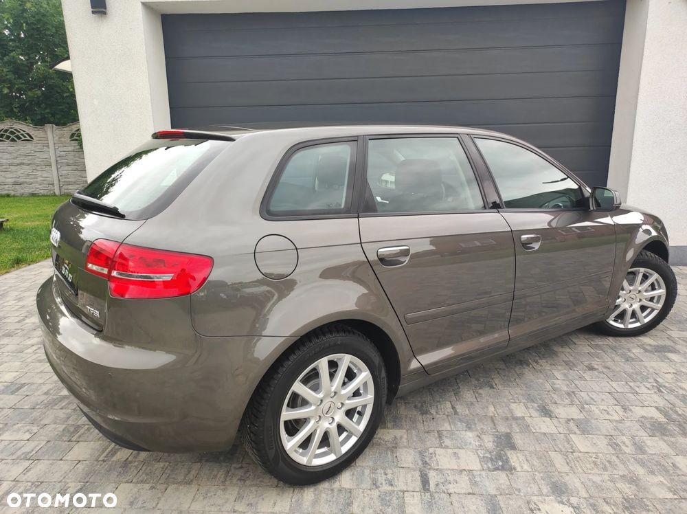 Audi A3 Sportback - 1