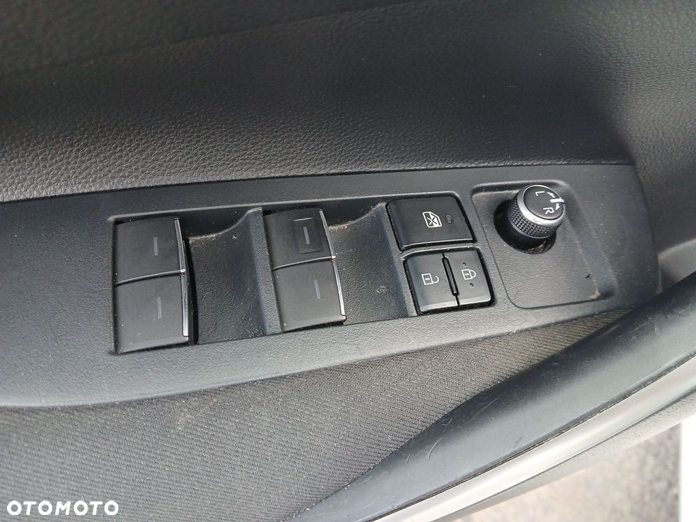 Toyota Corolla 1.8 Hybrid Comfort - 22