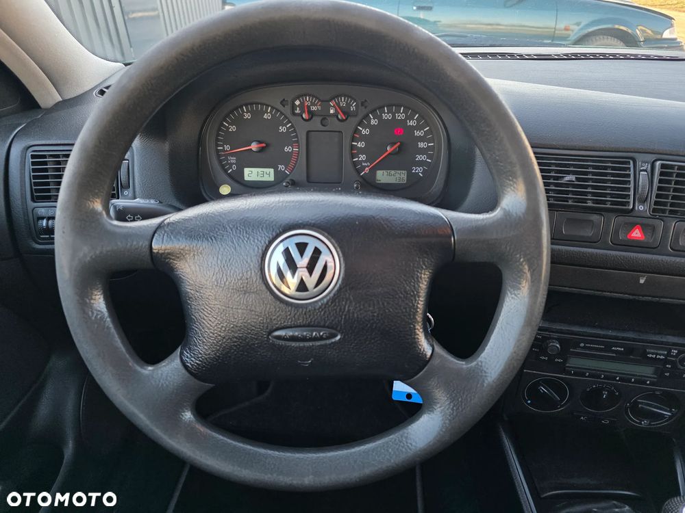 Volkswagen Golf - 11