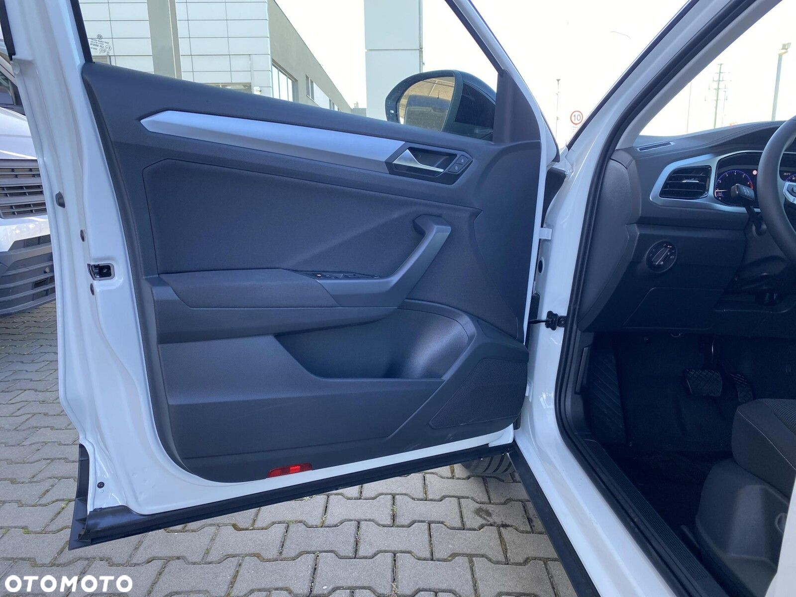 Volkswagen T-Roc - 10