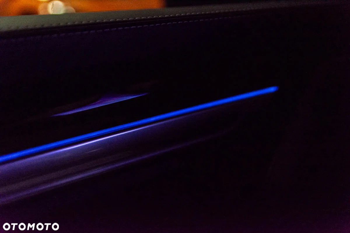 Cadillac Escalade - 16