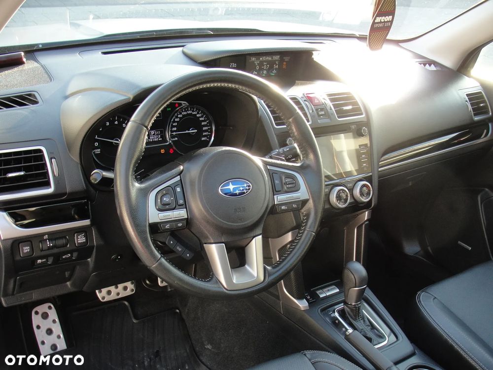 Subaru Forester 2.0 XT Platinum Lineartronic - 15