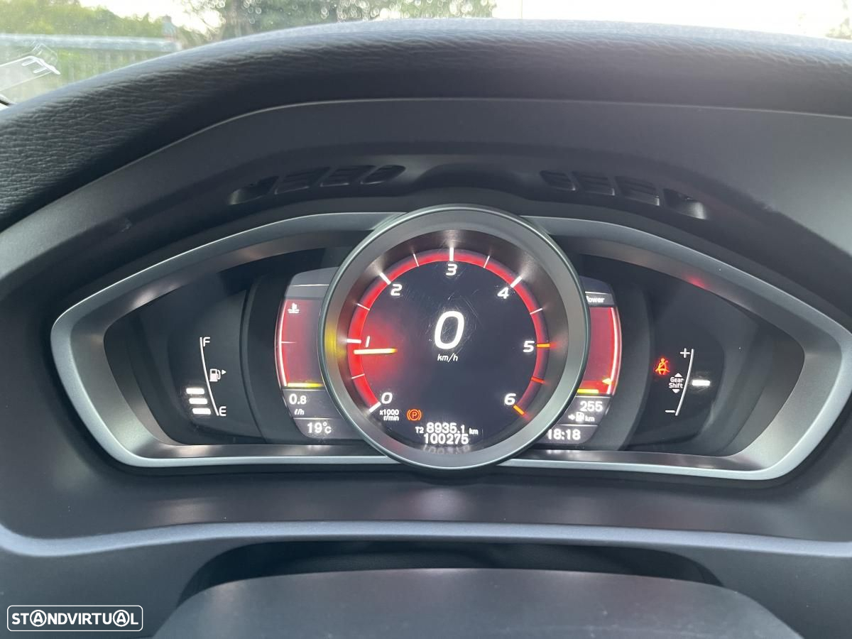 Volvo V40 2.0 D2 Momentum Eco - 11