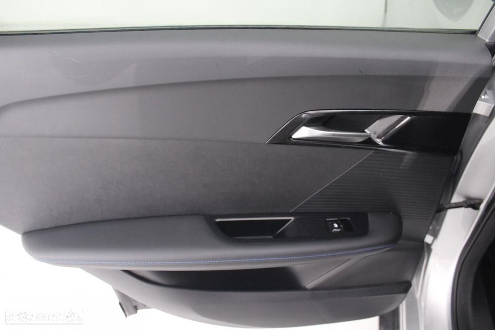 MG MG4 77 kWh Extended Range Luxury - 12