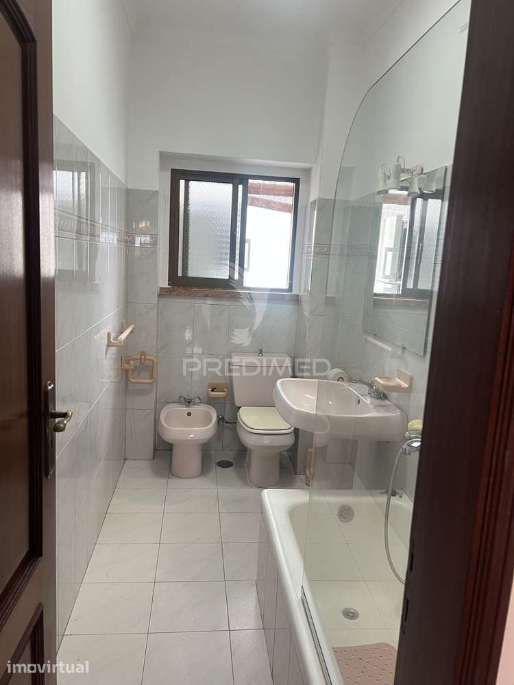 T2 Amadora Central Arrendado, Perto do Metro e CP - Grande imagem: 3/22