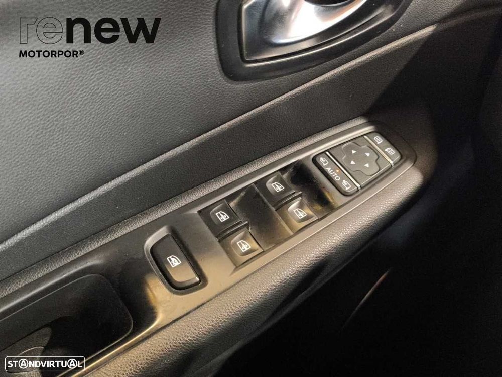 Renault Captur 0.9 TCE Exclusive XMOD - 17