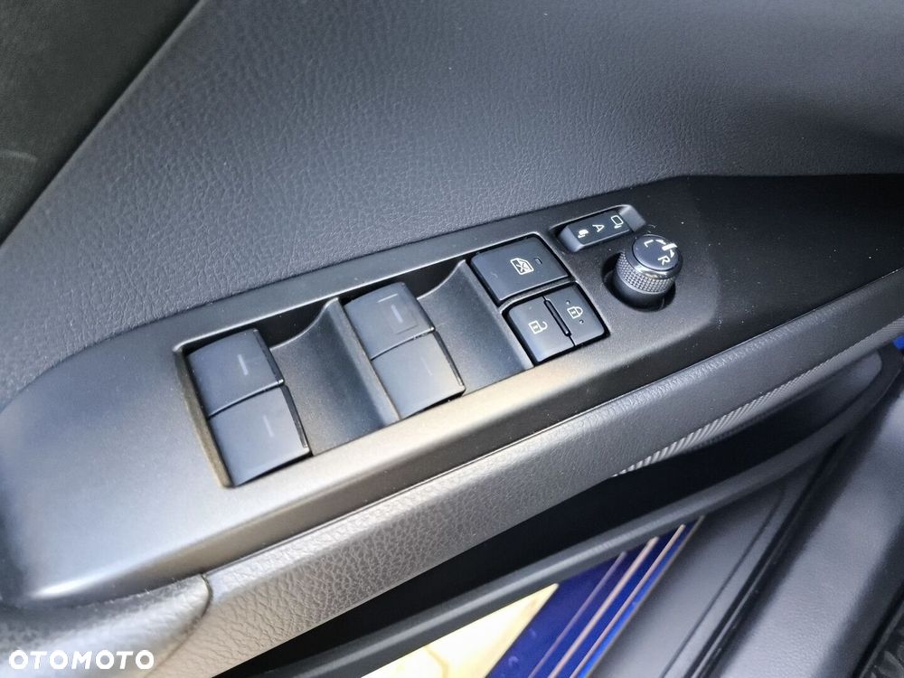 Toyota Camry 2.5 Hybrid Comfort CVT - 21