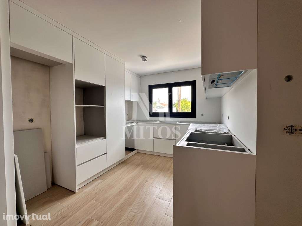 Moradia T3 em construção com Anexo T1 na Areosa - Viana do Castelo - Grande imagem: 4/13