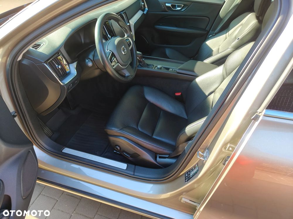Volvo V60 D4 Geartronic Momentum Pro - 20