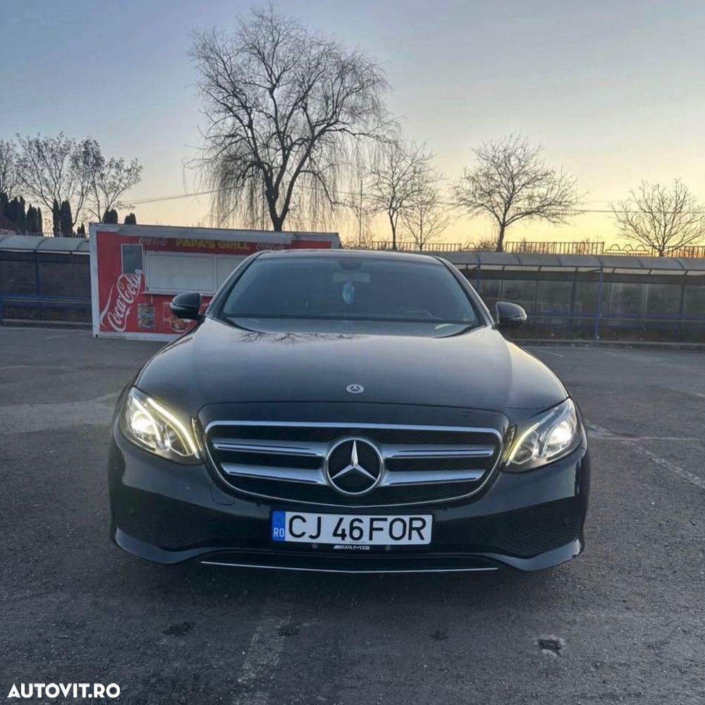 Mercedes-Benz E 220 d 4Matic 9G-TRONIC Exclusive - 2