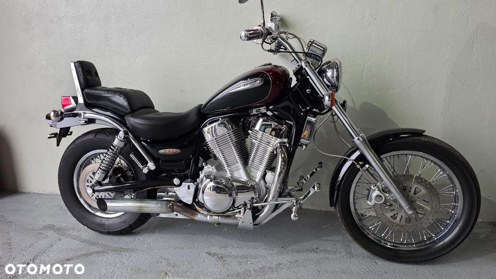 Suzuki Intruder - 12