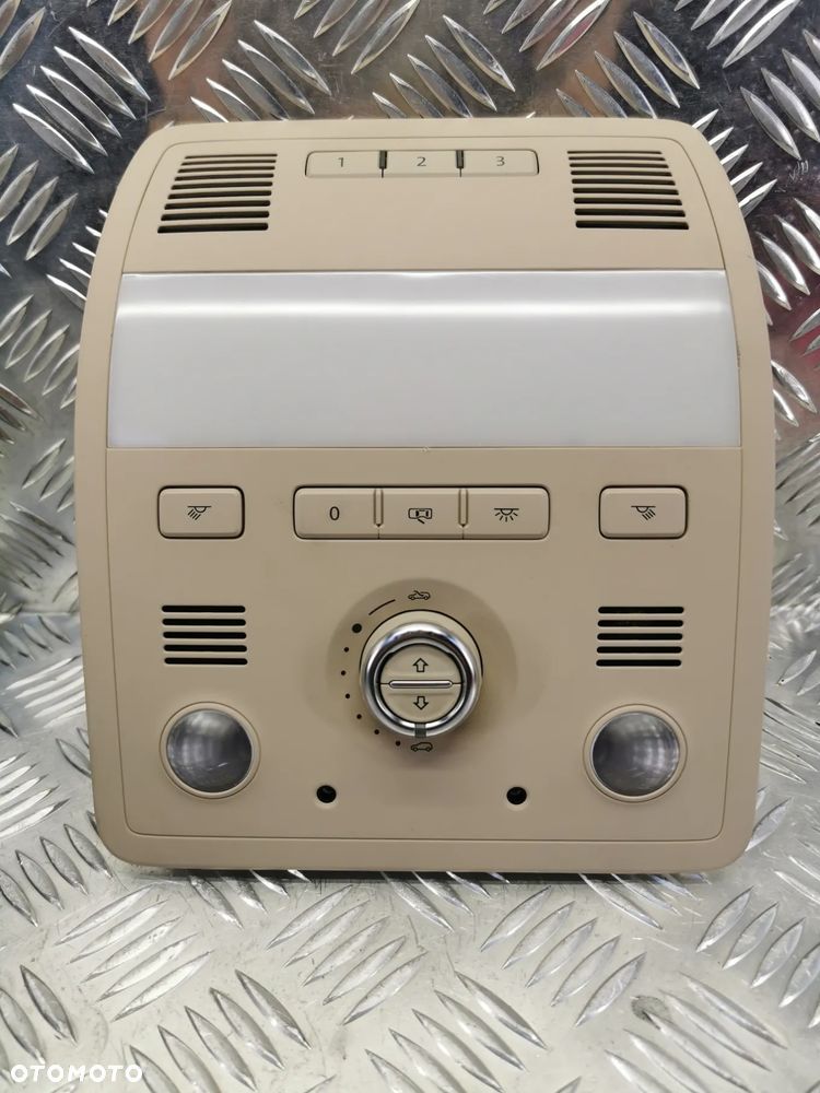 VW TOUAREG II 7P 10-18R PRZEŁĄCZNIKI PODSUFITKI OŚWIETLENIE LAMPKA KABINY KREMOWA BEZOWA 7P6947105H - 1