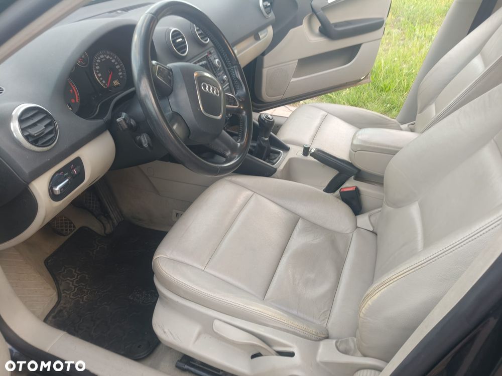 Audi A3 Sportback 1.4 TFSI S line Sportpaket - 1
