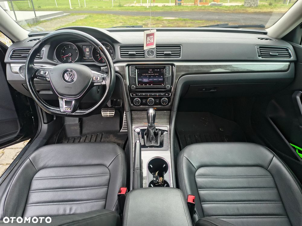 Volkswagen Passat - 8