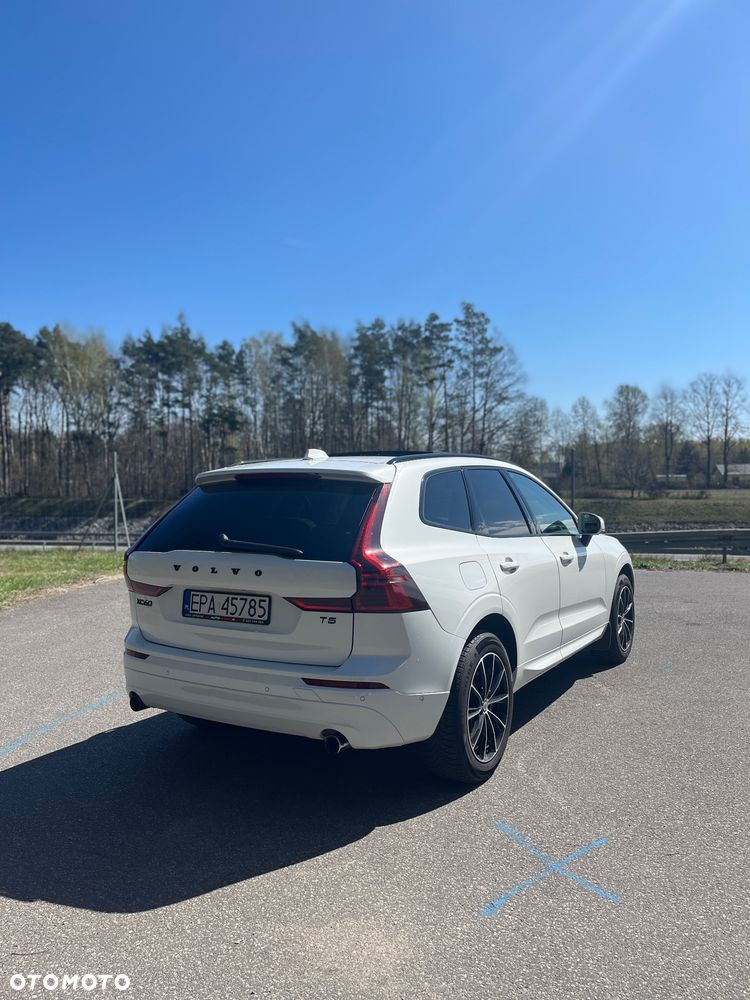 Volvo XC 60 T5 AWD Geartronic Momentum - 8