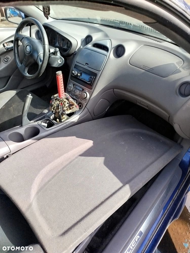 Toyota Celica na części - 8